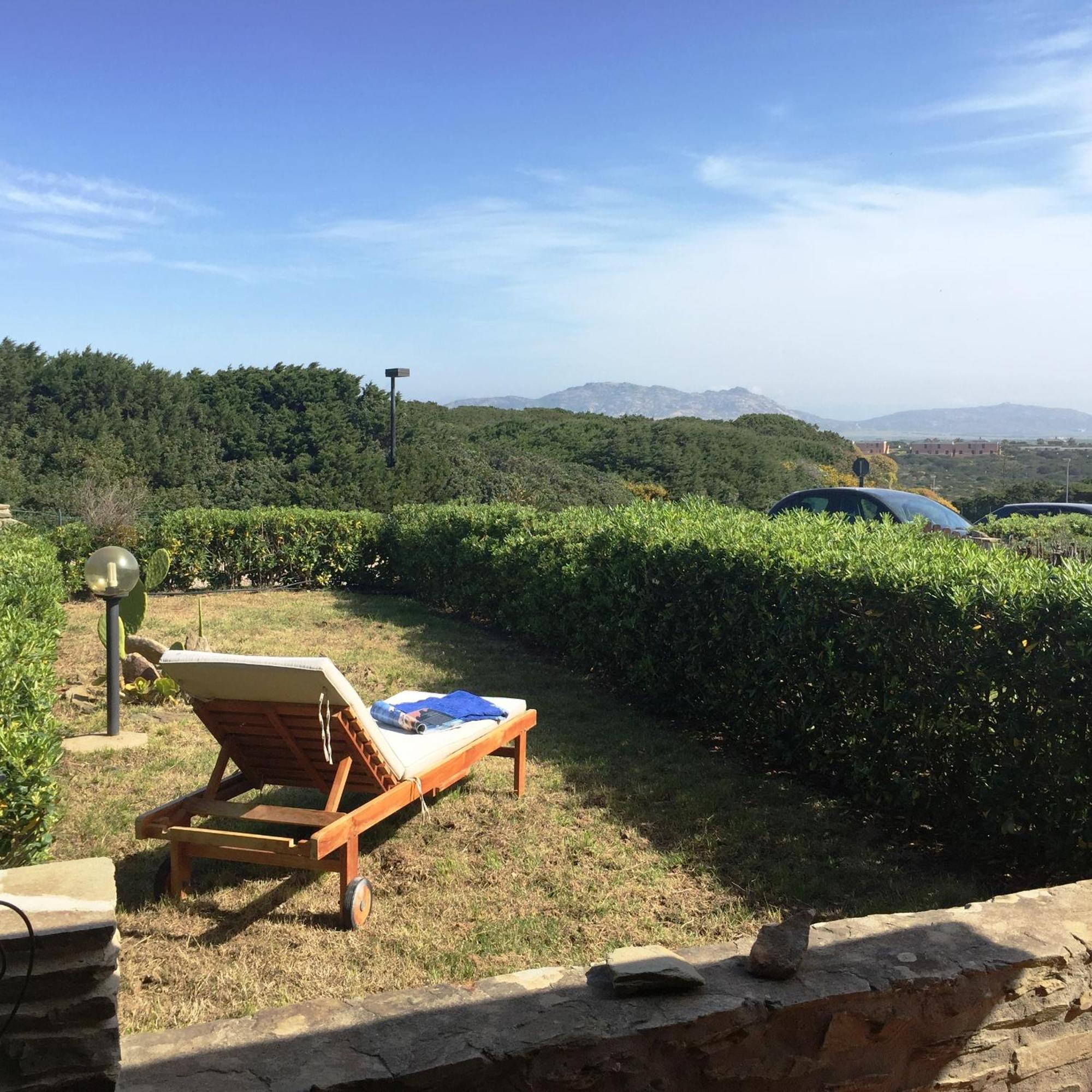 Вилла Sardinia Re - Casa Ibiscus Стинтино Экстерьер фото
